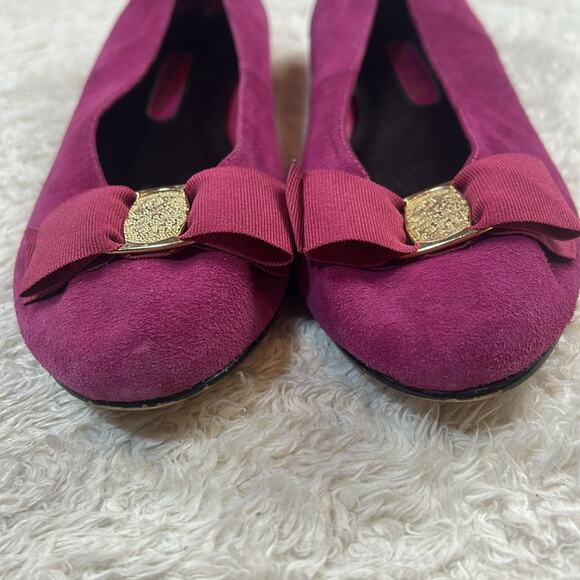 Vintage 80s Sutton Plaza magenta suede bow tow flats, 9 - Picture 5 of 10